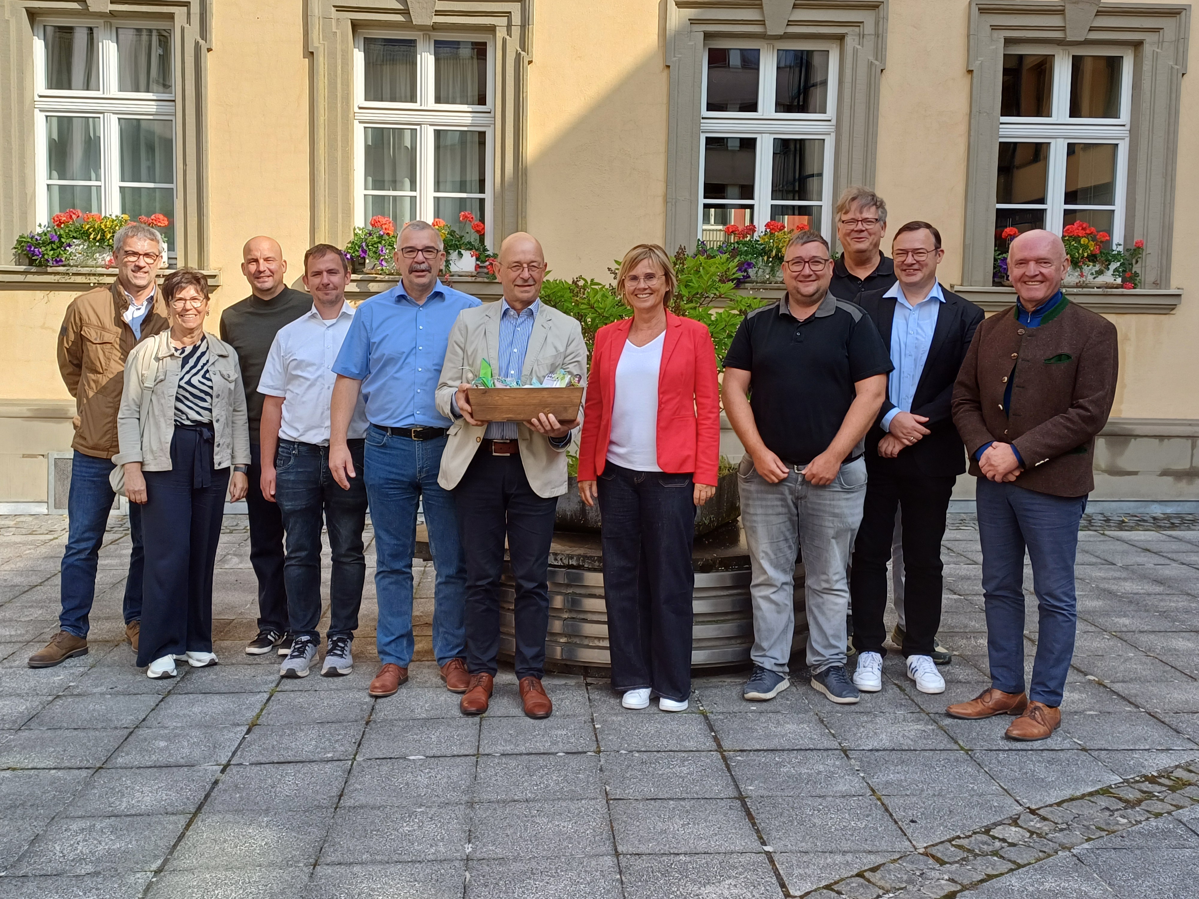 Das Gruppenfoto zeigt die Verantwortlichen des Energiesparkreises Rhön-Grabfeld nach der Abschlusssitzung.